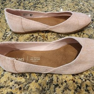 New in box Toms Pink Women's Flats 7.5